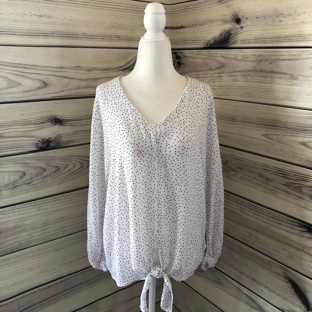 BeachLunchLounge White & Black Dot Tie Front Top Size Medium